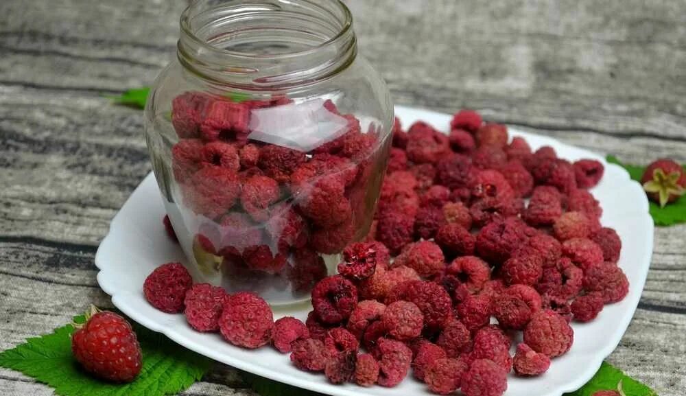 Малина. Замороженные ягоды. Заготавливаем малину. Малина в собственном соку на зиму. Заготавливаем малину.