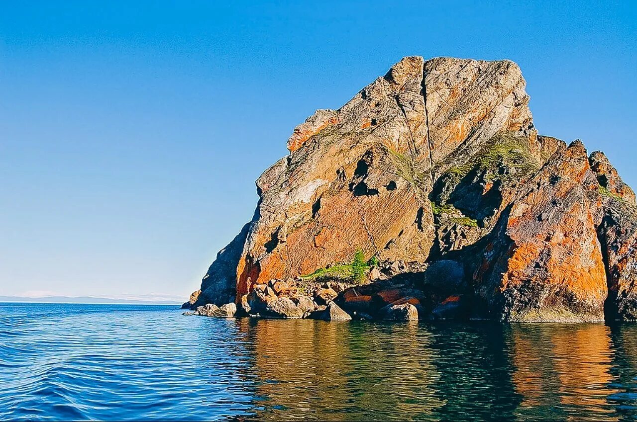 Мыс хобой. Доброе утро котенок. Остров ольхон мыс хобой. Байкал мыс хобой. Мыс харанцы ольхон.