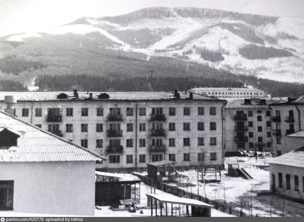 Квартира в черемушках хакасия. Черемушки Южно-Сахалинск. Деревня Черемушки Москва. Черёмушки сад Южно Сахалинск. Поселок Черемушки Республика Хакасия.