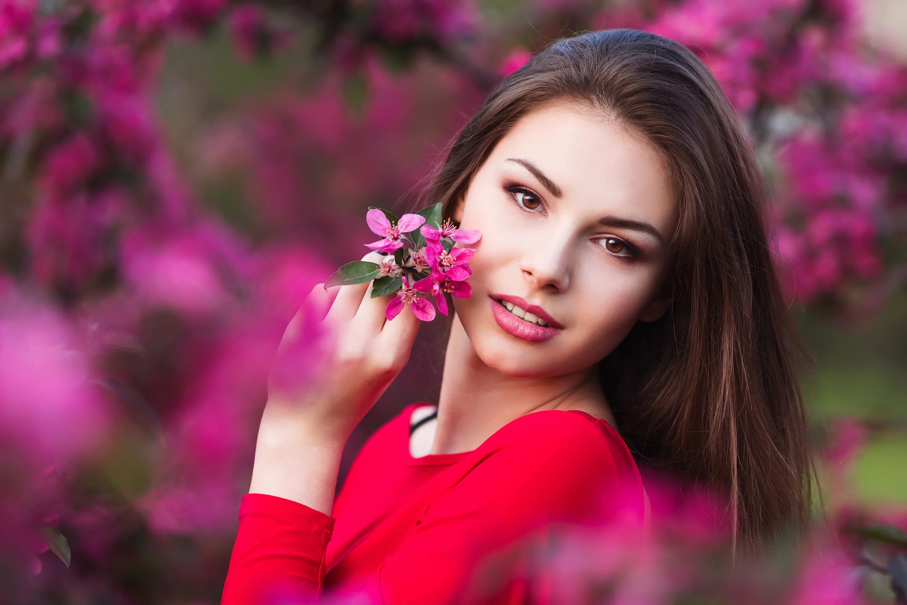 Девушка в цветах. Женщина весной. Красота женщины. My flowers are beautiful