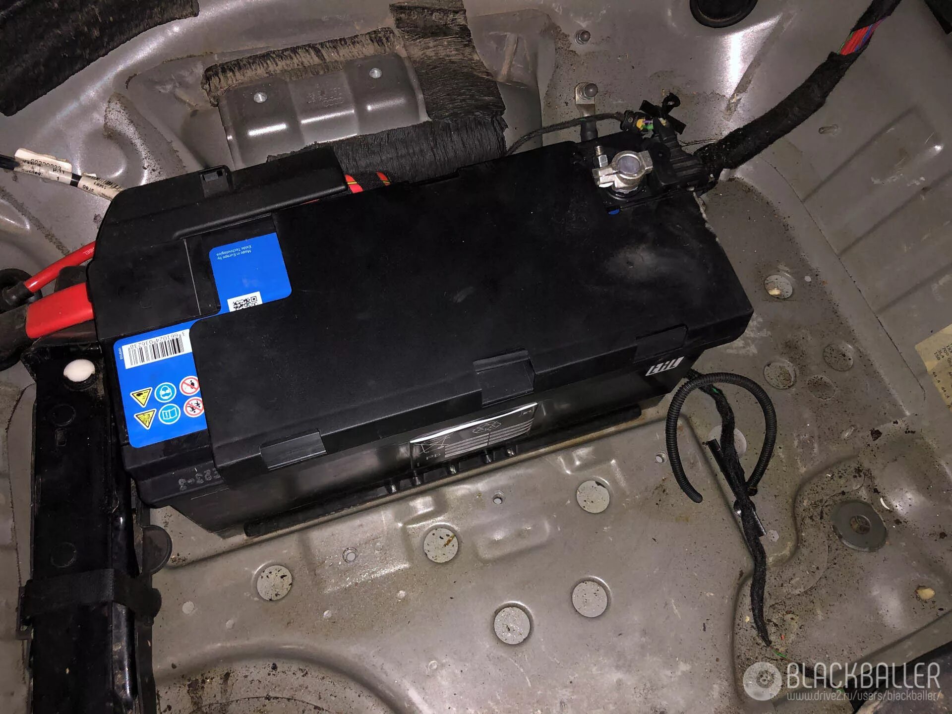 Замена аккумулятора - Audi A6 (C6), 3,2 л, 2007 года расходники DRIVE2