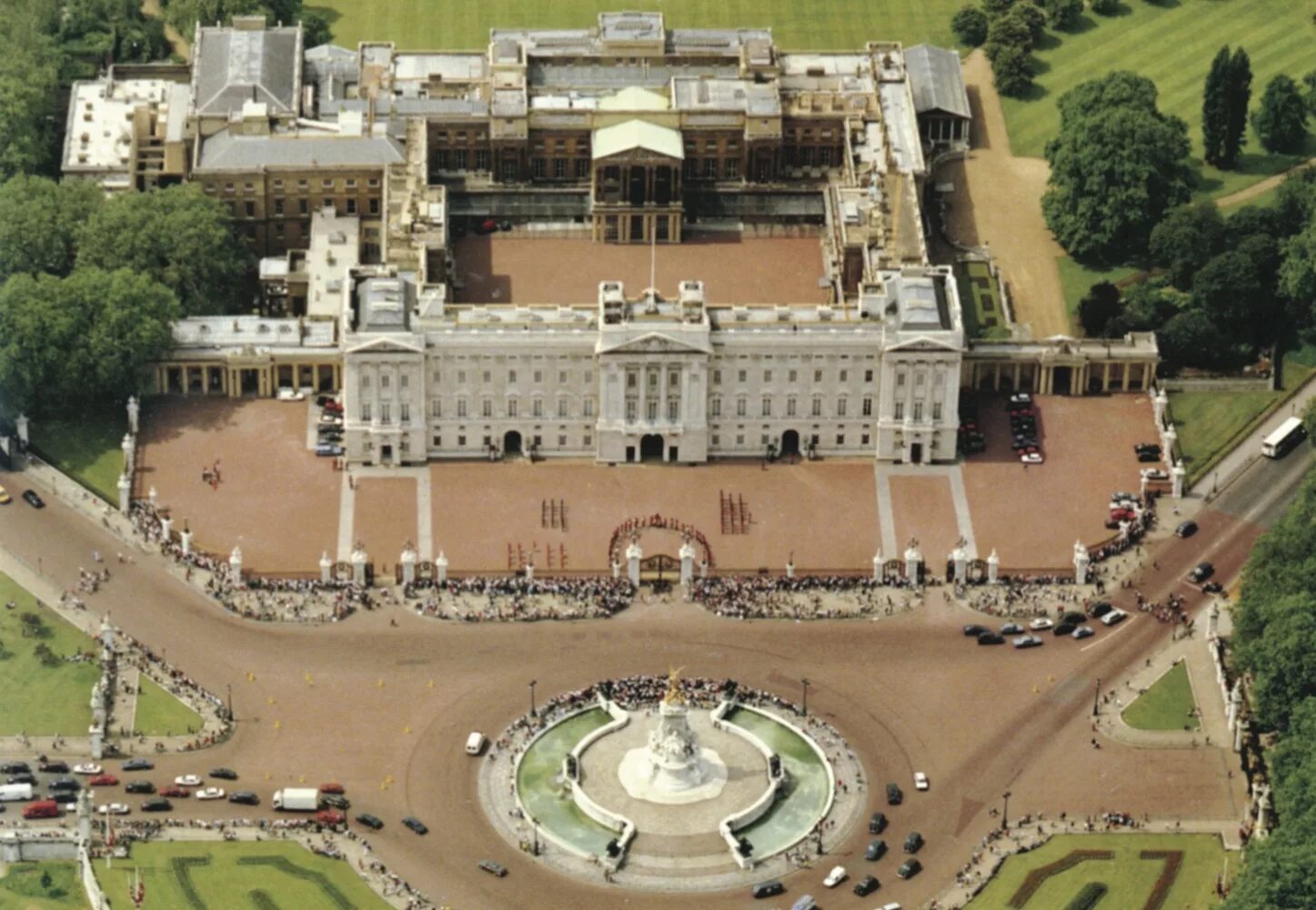 Большой екатерининский дворец зубовский флигель. Дворец сколько идет. Большой кремлёвский дворец московский кремль план-схема. Пушкин царское село екатерининский дворец. Большой дворец в петергофе внутри.