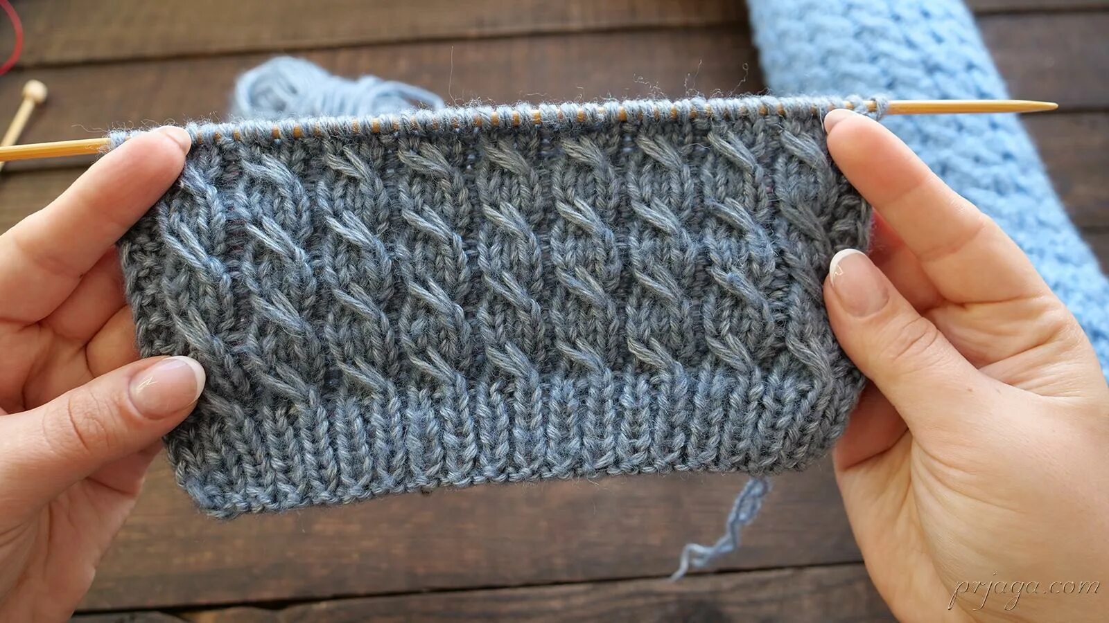 Резинка спицами. Узор резинка. Коса из резинки 2х2. Вязание косой резинки. Вязание косой резинки.