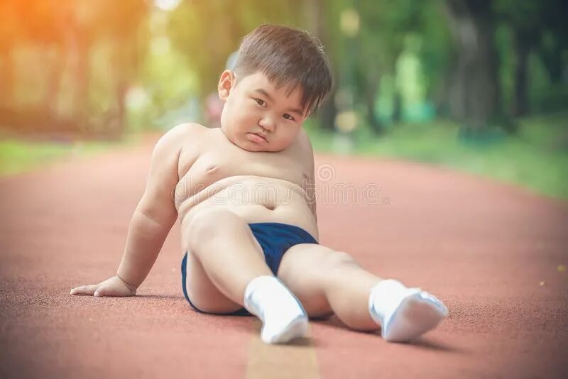 Полные американские мальчики. Chubby boy. Чаби бойс. Fat boy at the beach. Obese boy beach.