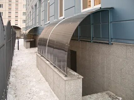 Козырек над входом в подвал