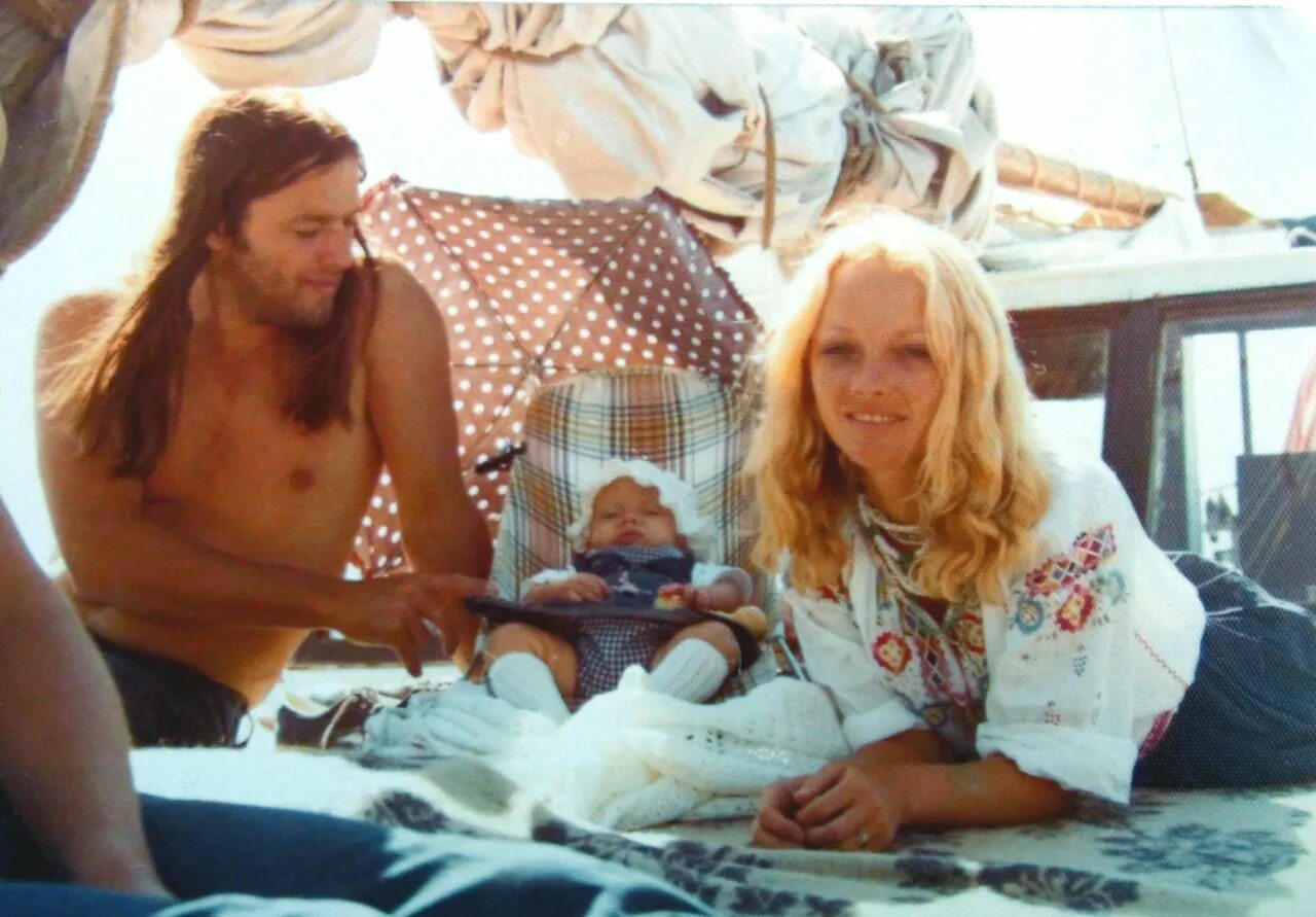 Ginger gilmour. Джинджер гилмор фото. Дэвид гилмор и джинджер. David gilmour 1976. Джинджер гилмор.