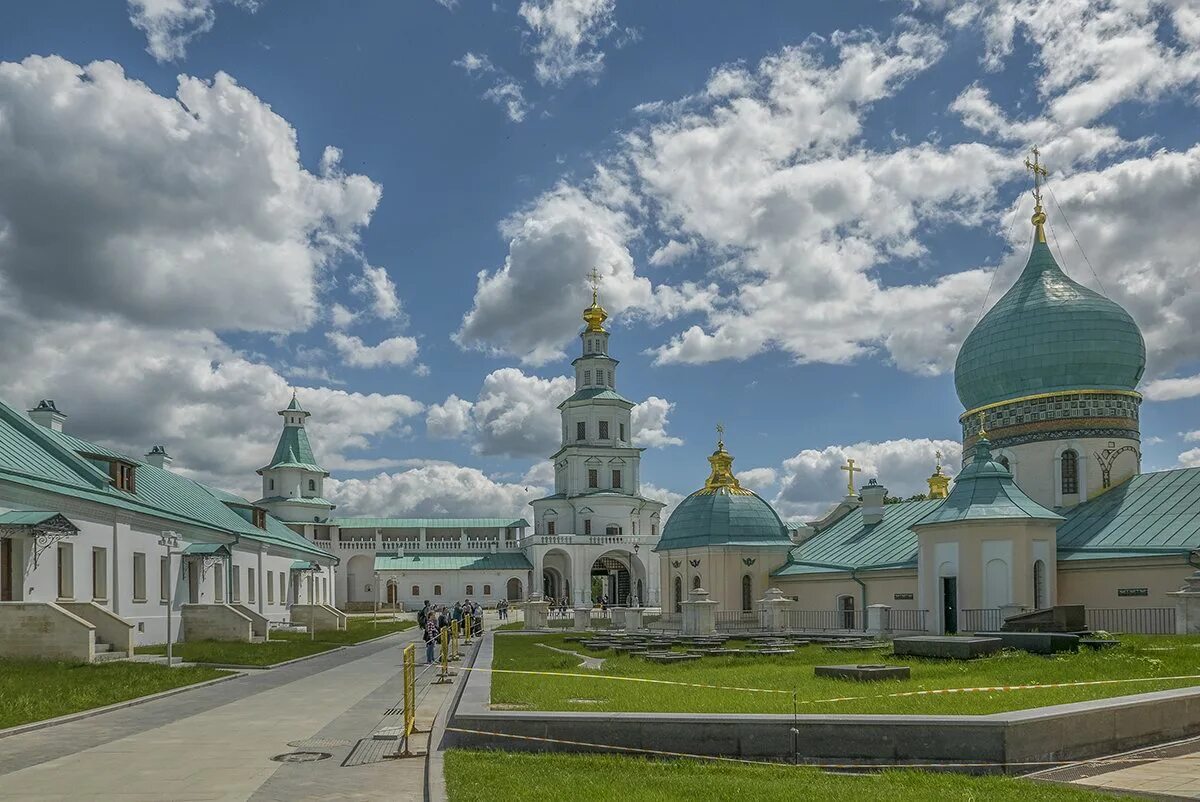 Истра куда сходить. Новоиерусалимский монастырь в Истре. Истра новый Иерусалим монастырь. Монастырь новый Иерусалим Истра достопримечательности. Иерусалим новый город.