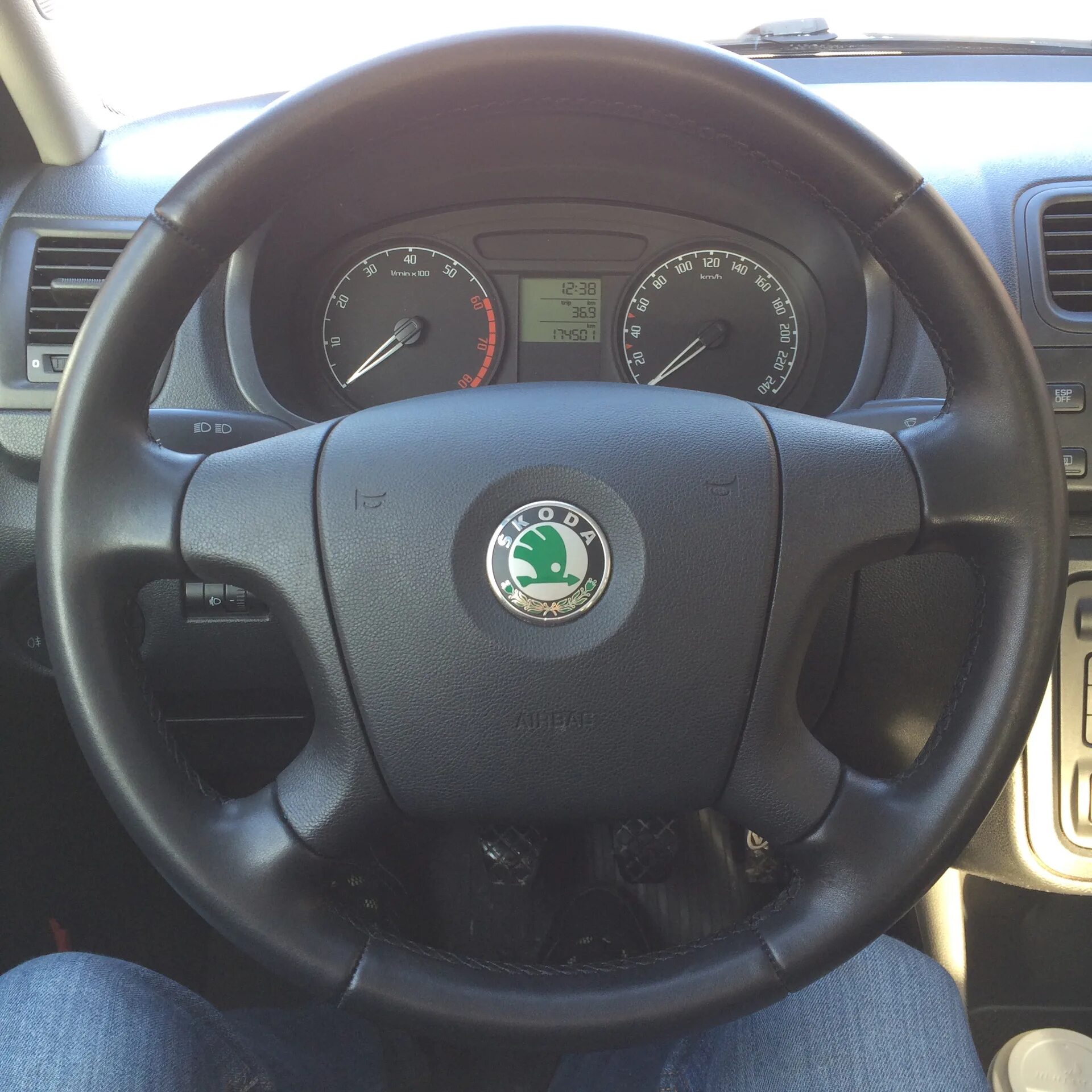 Как снять руль шкода фабия Перетяжка руля Skoda Octavia A5, Super B, Fabia DRIVE2