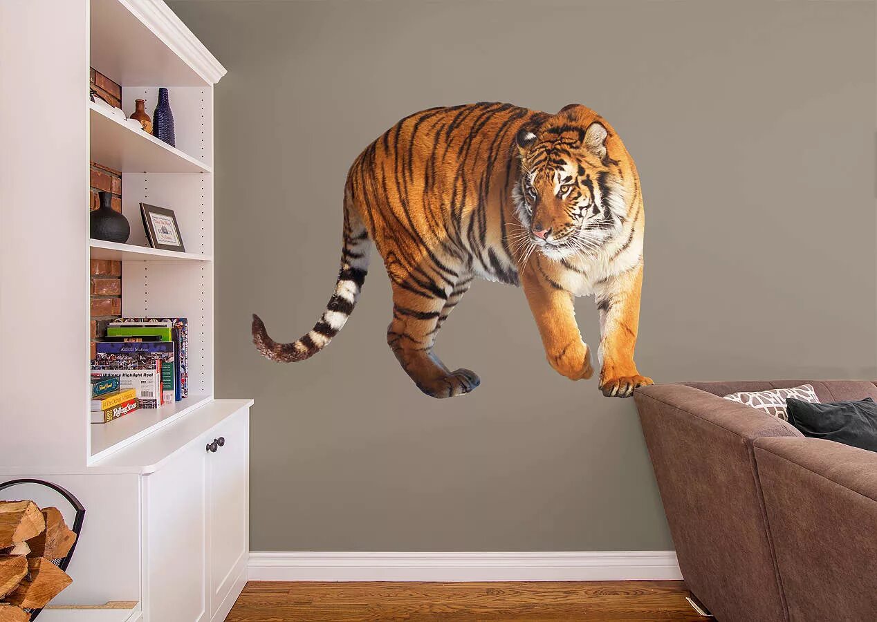 The tiger is large. Home Tiger. Adorable Home тигр. Tiger Wall. Гигантская летающая реалистичная тигра.