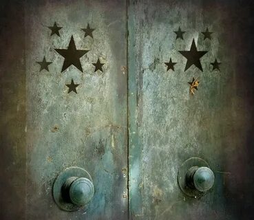 Star door