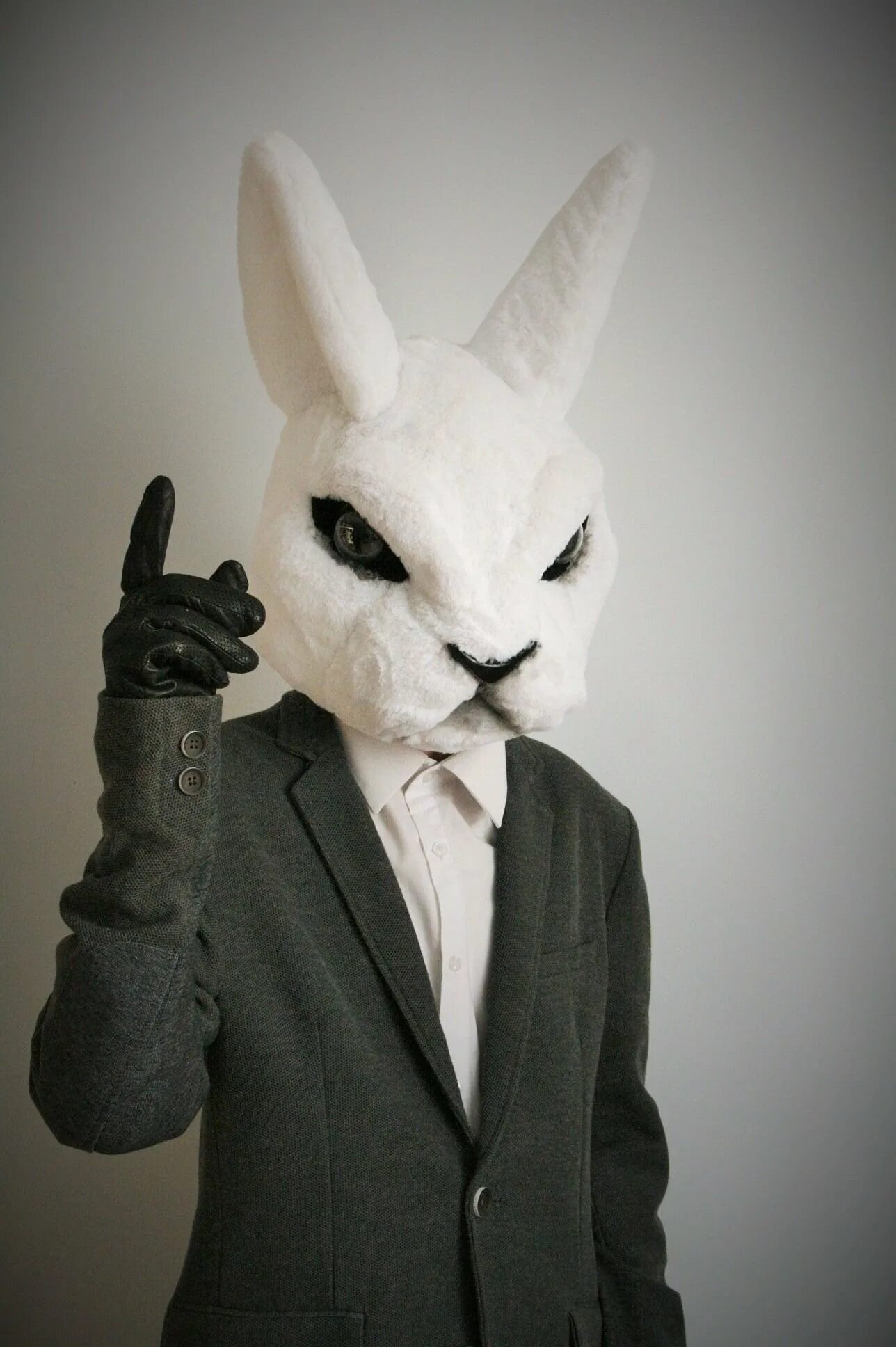 Кролик аватарка. Белый кролик Misfits. Мисфитс кролик. Маска заяц.