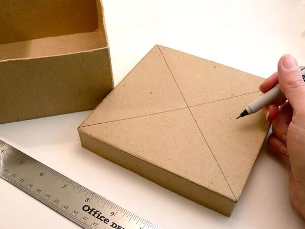 Что можно сделать из плотного картона. Склеивание коробки. коробка из плотного картона своими руками. коробочки из плотного картона своими руками для украшения. переплетный картон поделки.