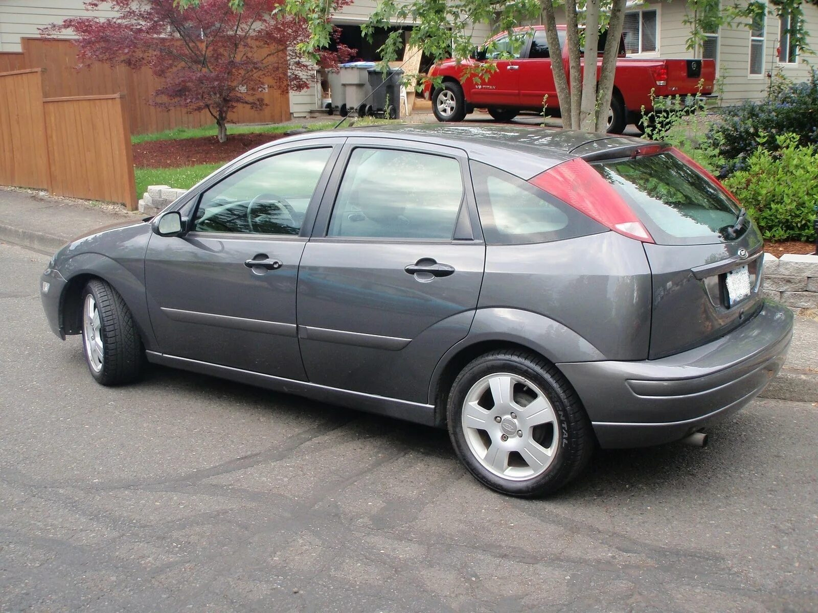 Форд фокус 2004 купить. Ford Focus 2004. Ford Focus 2 2004. Ford Focus zx5. Ford Focus 1 2004 хэтчбек.