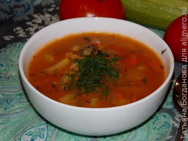Харчо с томатной пастой и картошкой. Суп с томатной пастой. суп с рисом и томатной пастой. куриный суп с томатной пастой. супы из курицы с томатной пастой.