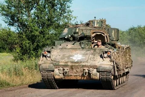 Видео боя танка с брэдли