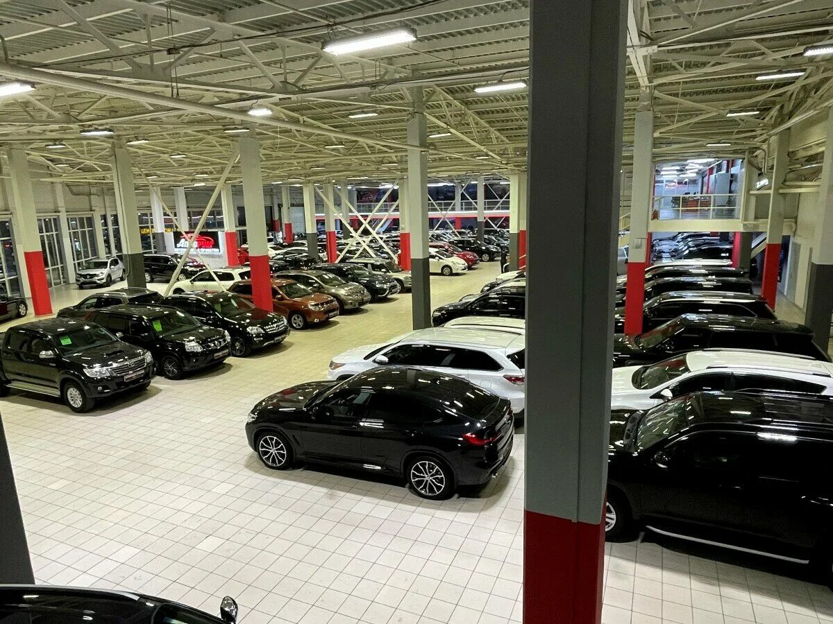 Купить б/у Toyota Prius III Рестайлинг (XW30) 1.8hyb AT (99 л.с.) гибрид автомат