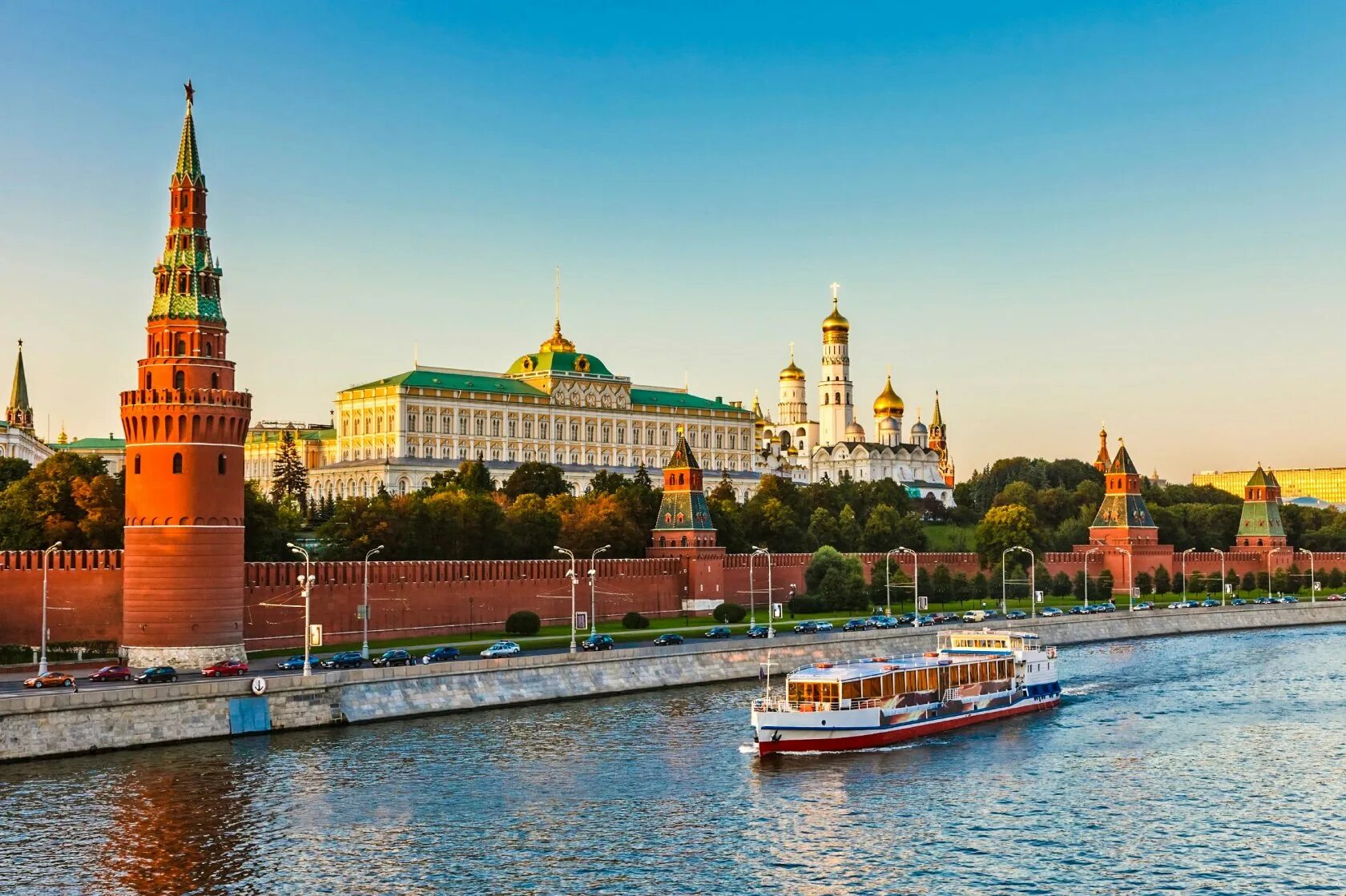 Путешествие по городу москва