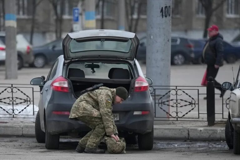 Новости из херсона. Разрушенные города украины. Что разбомблено в днепре. Новости украины 7 02 24. Руки вверх открой мне дверь.