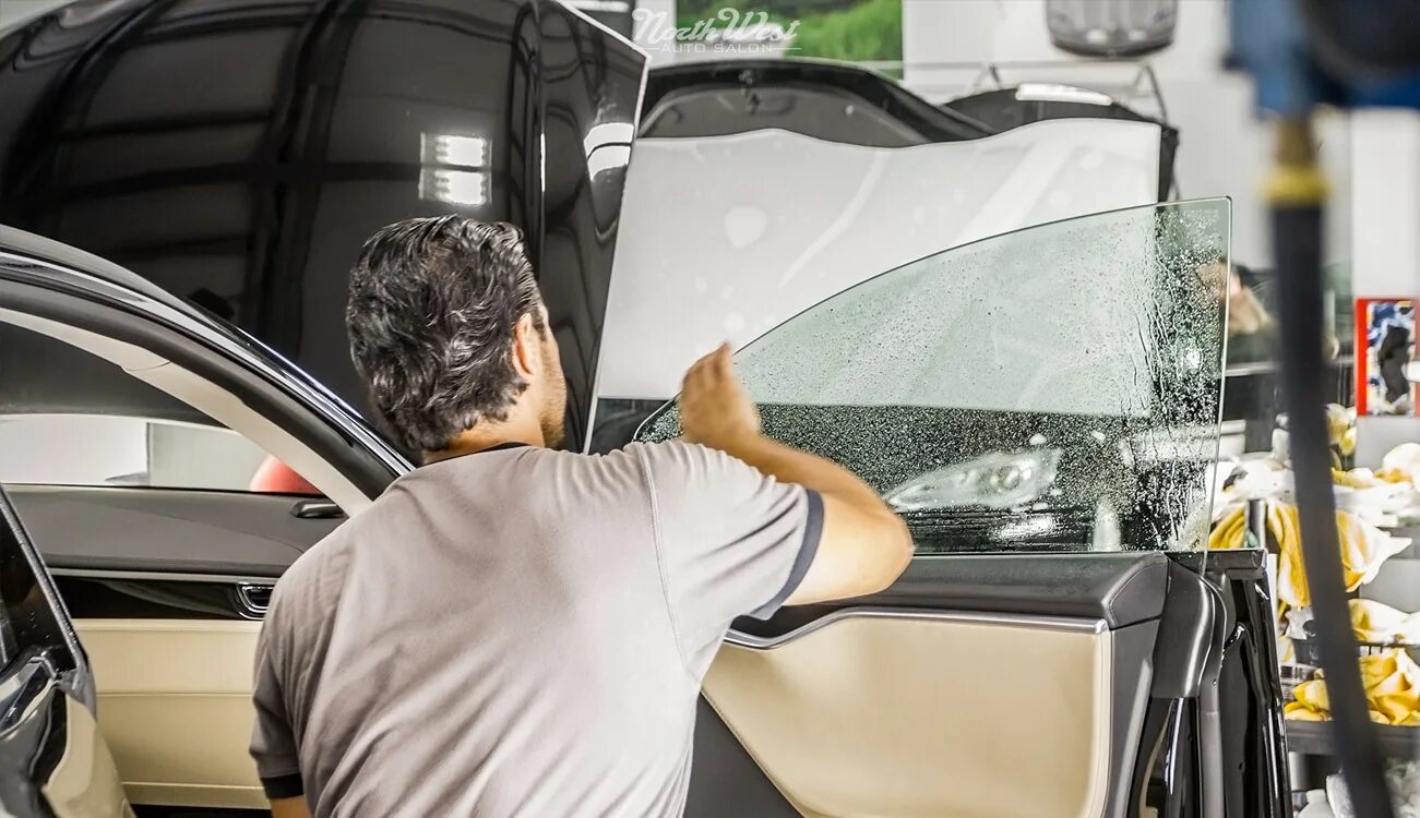 тонирование автомобиля. тонировка стекол автомобиля. тонировка стекол автомобиля. тонировка авто. тонирование авто.