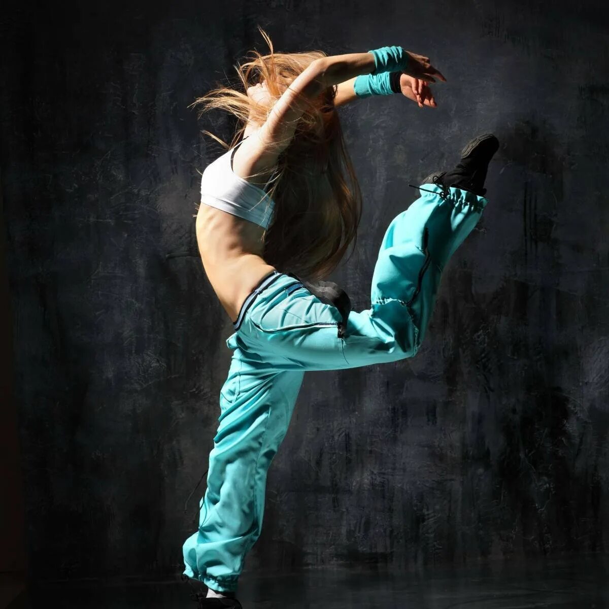 Кевин майер джаз-фанк. Студия танцев хип хоп. Танцы хип хоп. Джаз фанк танцы. Танцевальный батл спб.