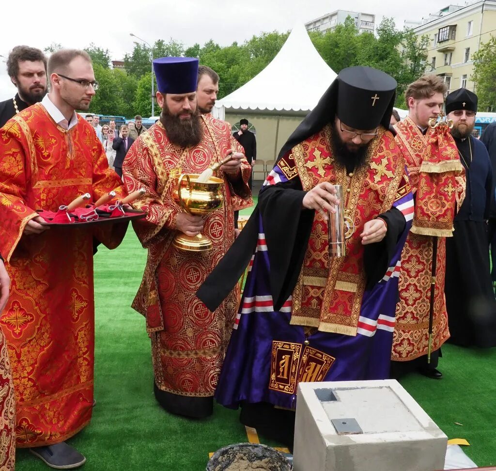 службы храма в лосиноостровской. службы храма в лосиноостровской. службы храма в лосиноостровской. храм в лосинке на анадырском. православная церковь на лосинке москва.