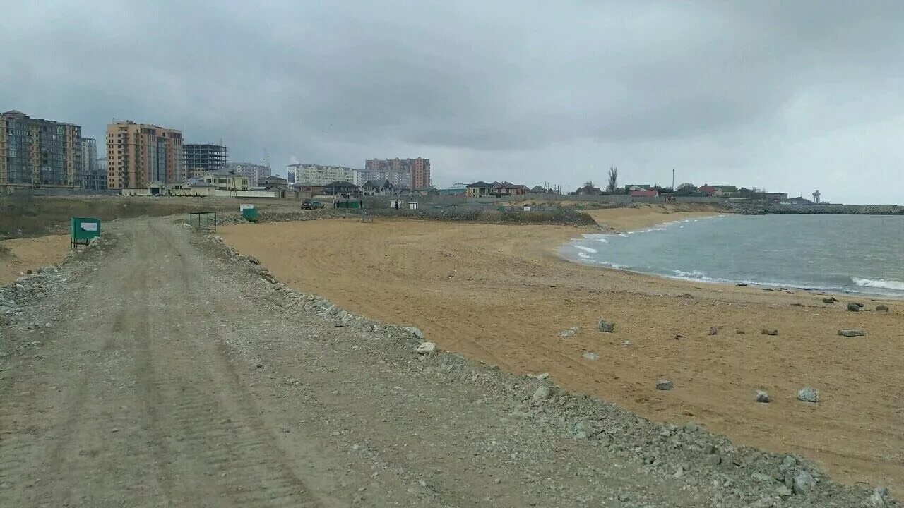 Камере каспийске. Дагестан поселок каспийск. Камере каспийске. Набережная дагестана махачкала. Достопримечательности махачкала каспийск.