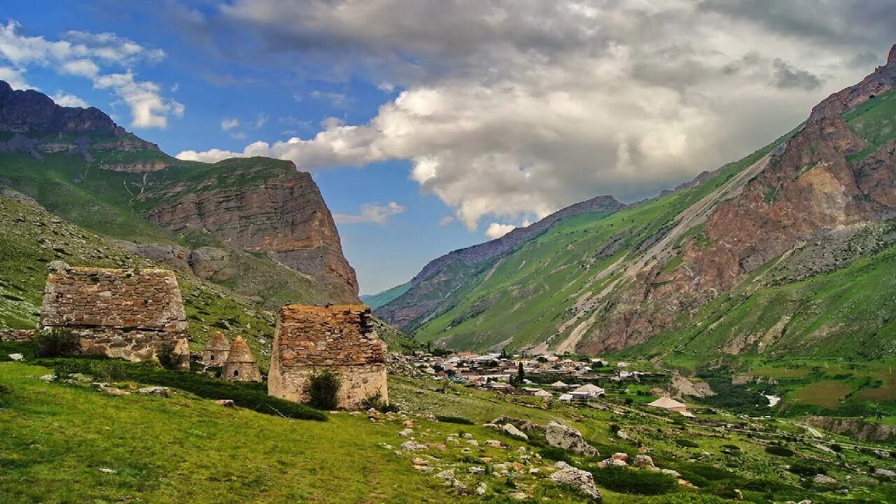 Города кабардино балкарии. Село Эльтюбю Кабардино-Балкария. Кабардино-Балкария ущелье Чегем. Город мертвых Эльтюбю Кабардино Балкария. Верхний Чегем (Чегемское ущелье) + Эльтюбю.