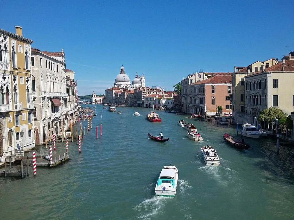 Grand canal венеция. Венеция. Вид на большой на канал. Гранд-канал. Grand canal венеция.