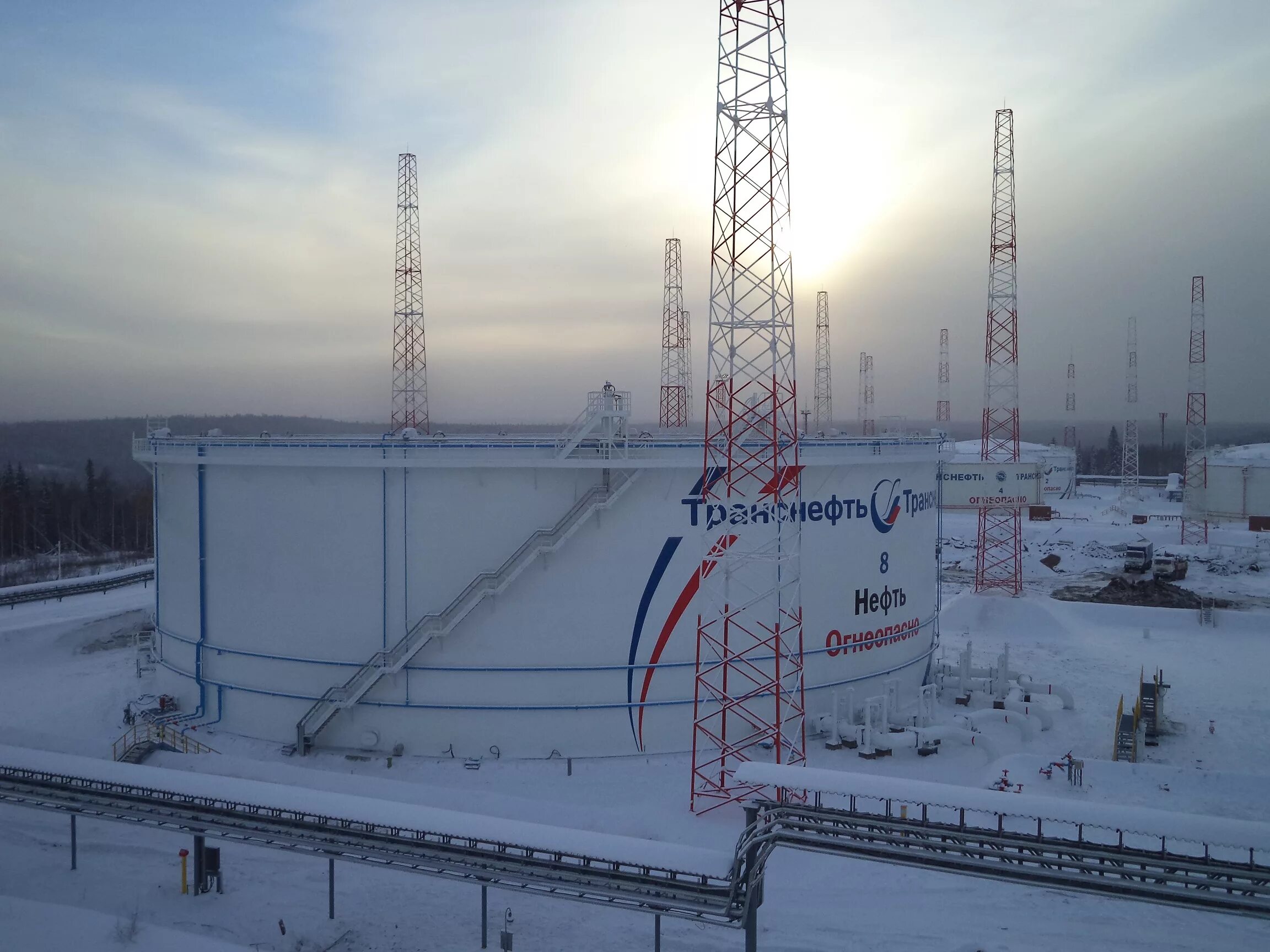 Транснефть станции. Резервуарный парк лпдс нурлино. резервуарный парк транснефть. лпдс пермь транснефть. резервуар 50000 м3 транснефть.