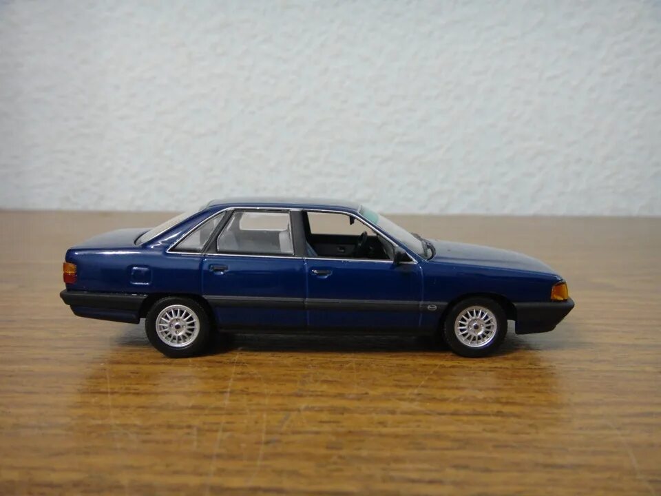 Модель ауди 100. Audi 100 - 1990 модель 1-43. Audi 100 1\43. Модель ауди 100. Модель ауди 100.