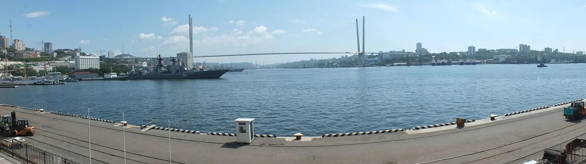 Вантовый мост бухта золотой рог. Золотой рог режиссер. Владивосток достопримечательности золотой мост. Бухта золотой рог владивосток. Золотой рог владивосток.
