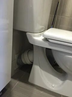 Отверстие слива унитаза