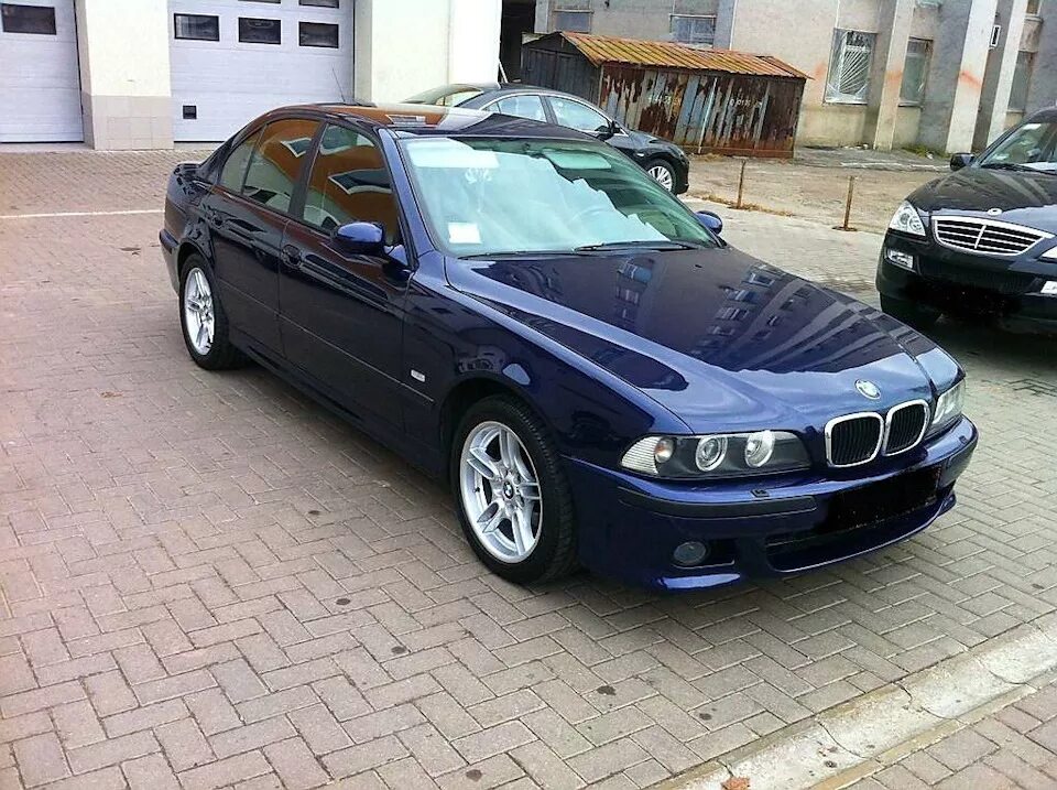 Бмв бу авито. Bmw кузов е39. bmw 520i e39. бмв 528 39 кузов. бмв 5 е39 2000.