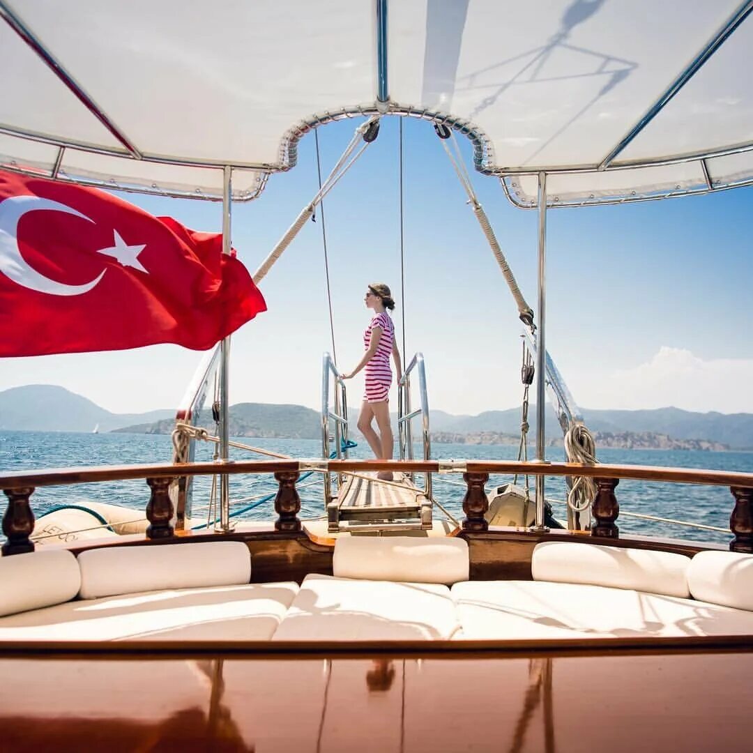 Яхта Адрасан Турция. Путешествие в Турцию. Отпуск в Турции. Фотозона яхта. Турция октябрь на двоих