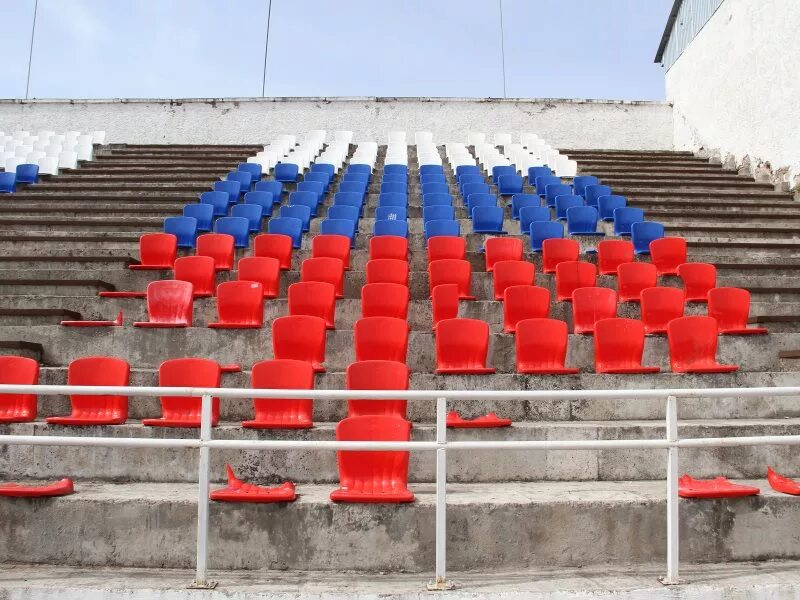 Трибуны стадиона центральный г. Трибуна стадиона фото. Футбольный стадион в хабаровске. Стадион светогорск трибуны. Спортивные трибуны.