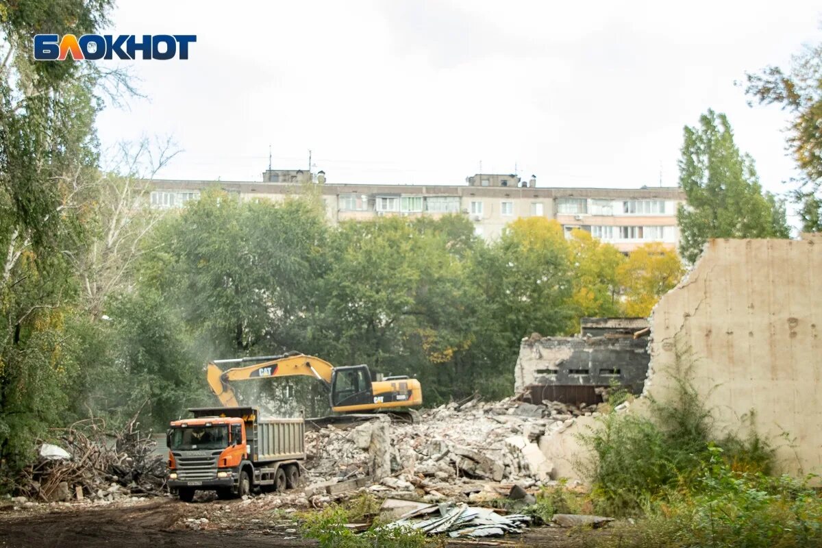 Я живу на ваях. Кинотеатр старт Воронеж. Воронеж разрушение в Советском районе. Разрушенный Воронеж. Ваях Воронеж.