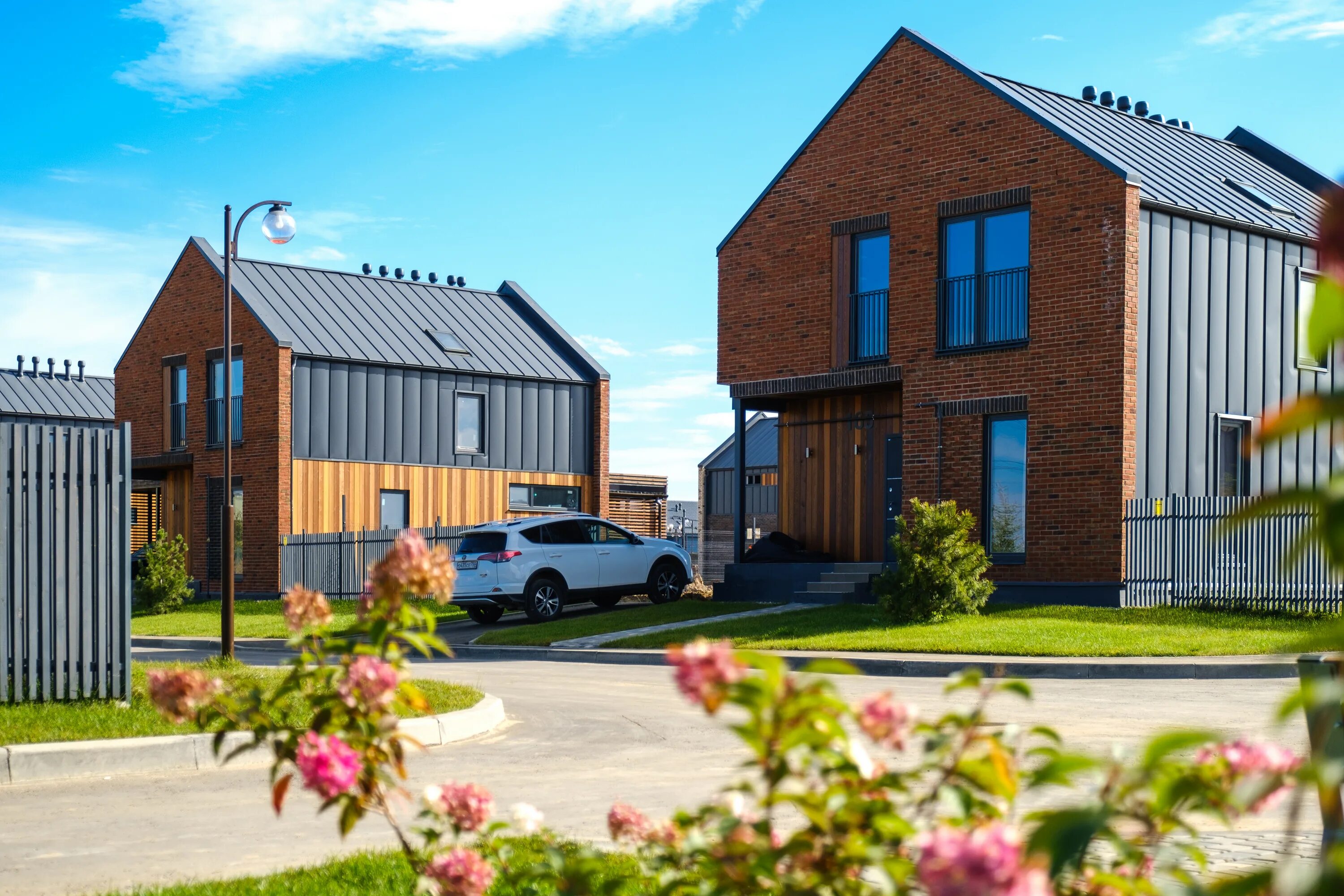 Рига хаус коттеджный поселок. Кп март хаус. Кп март хаус 2. Кп март хаус. Хьюго хаус коттеджный поселок.