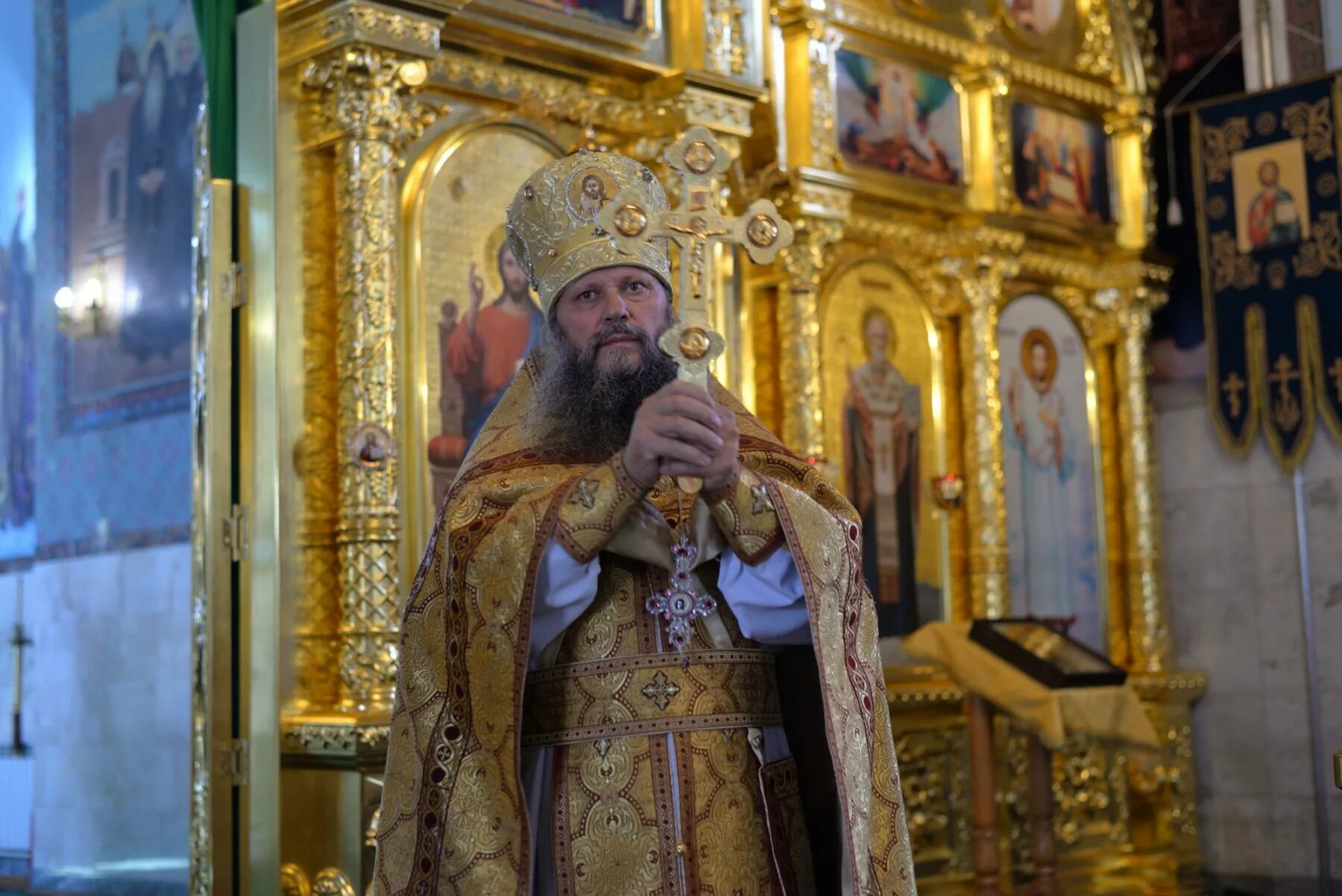 Республика адыгея город майкоп фото. Православный крестный ход. Монастырь иверской божьей матери майкоп. Храм михаила архангела майкоп. Поста майкоп.