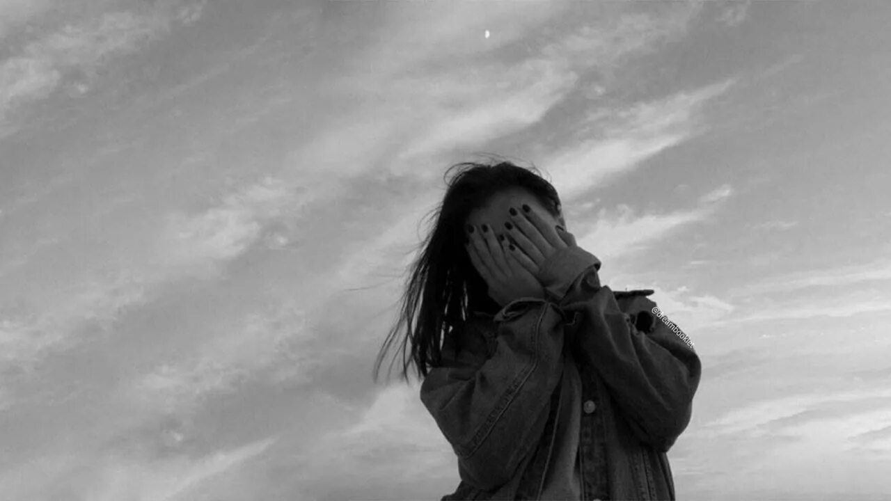 Грусня. Грустные песни 2021. Алиса грустные песни. Самые грустные песни. Bad girl аврил лавин.