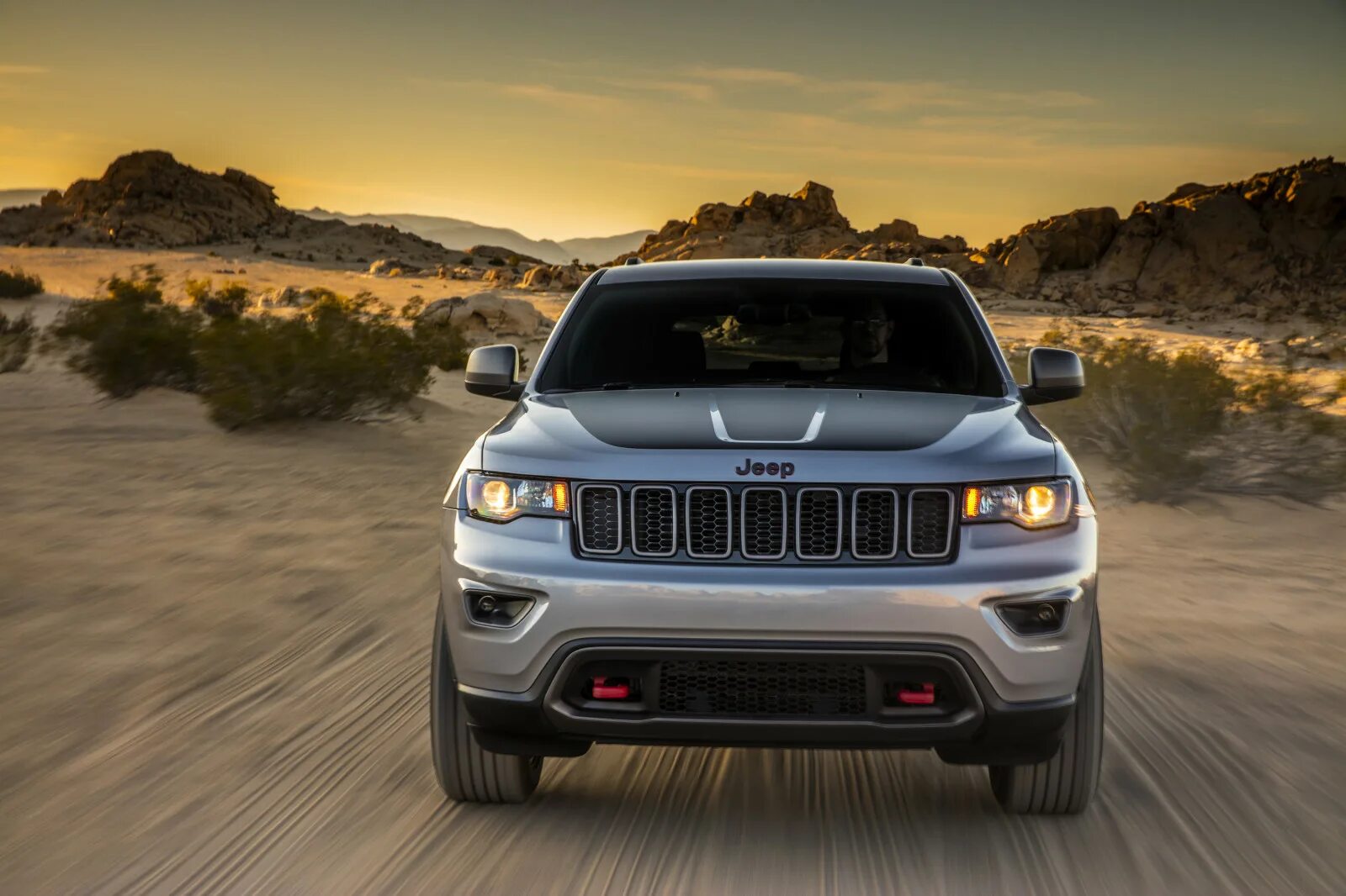 Jeep grand cherokee 2014 красный. Jeep jeep grand cherokee. Jeep grand cherokee 2013 черный. Фото jeep grand. Jeep grand cherokee wk2 2018.