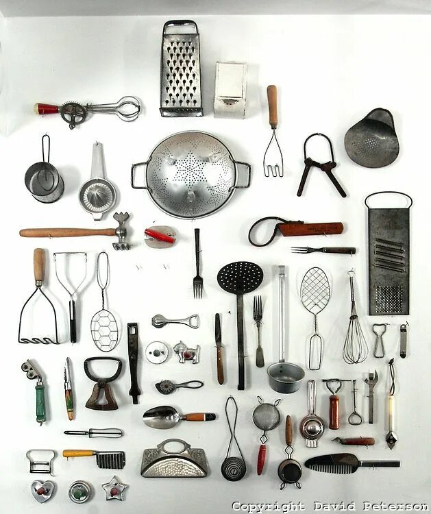 Items tools. Кухонные принадлежности приборы. Старинные кухонные принадлежности. Кухонная посуда инструменты инвентарь. Кухонные инструменты и приспособления.