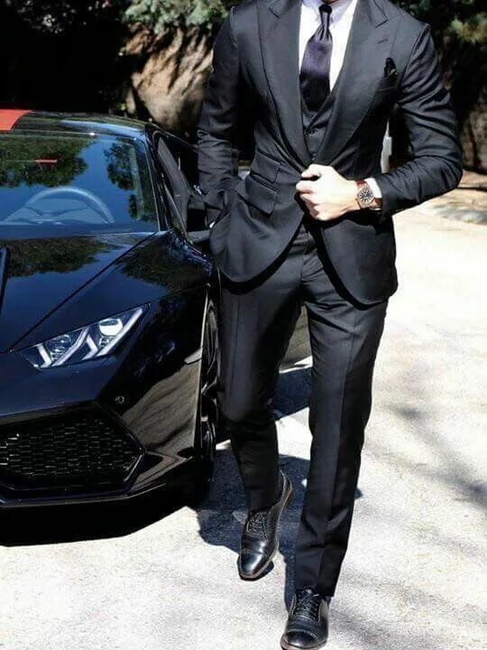 Успешный молодой человек. Успешный человек. Стильные автомобили для мужчин. Богатые и успешные люди. Богатая жизнь мужчины.