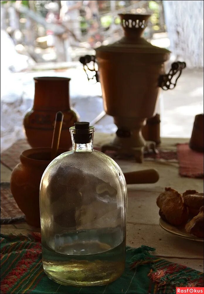 Самогонный самовар. Самогон самовар. Самогон из самовара. Деревянный самовар для самогона. Самовары самогонные