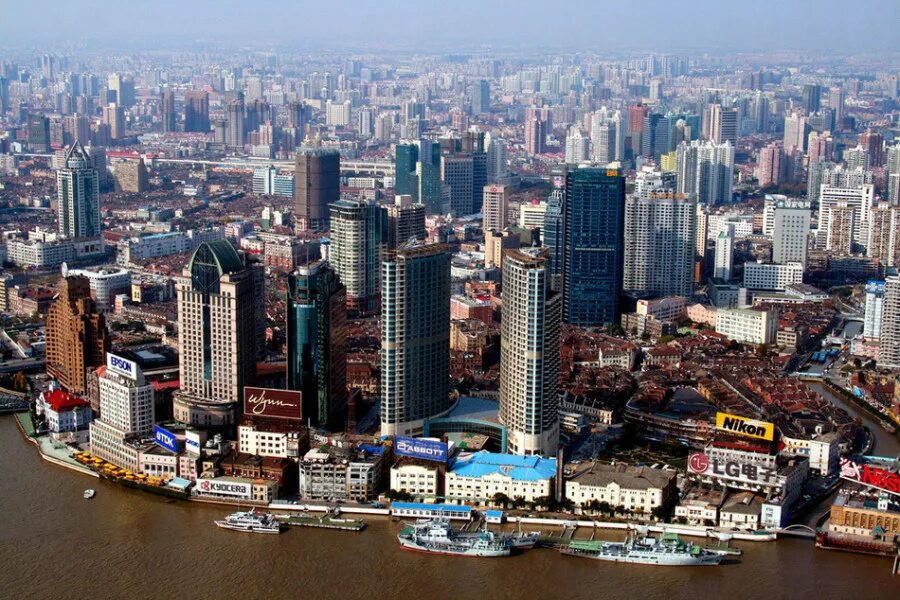 В городе 70000 жителей. Пекин Шанхай. Шанхай Скайлайн. Пекин небоскребы. Чунцин агломерация.
