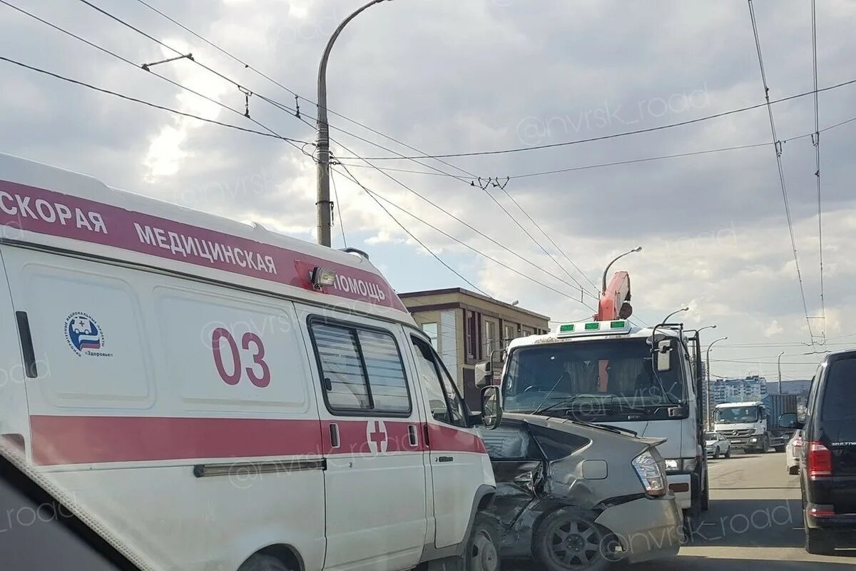 Скорая южно сахалинск. Номер скорой новороссийск. Скорая сочи. Медсестра скорой помощи. Станция скорой помощи новороссийск.