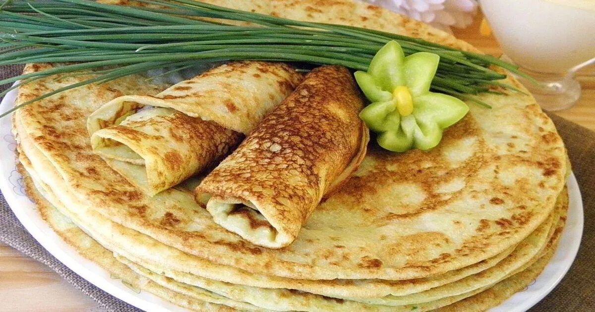 Кабачковые блины. Блинчики из кабачков. Блинчики с кабачками. Блинчики. Блинчики с кабачков.