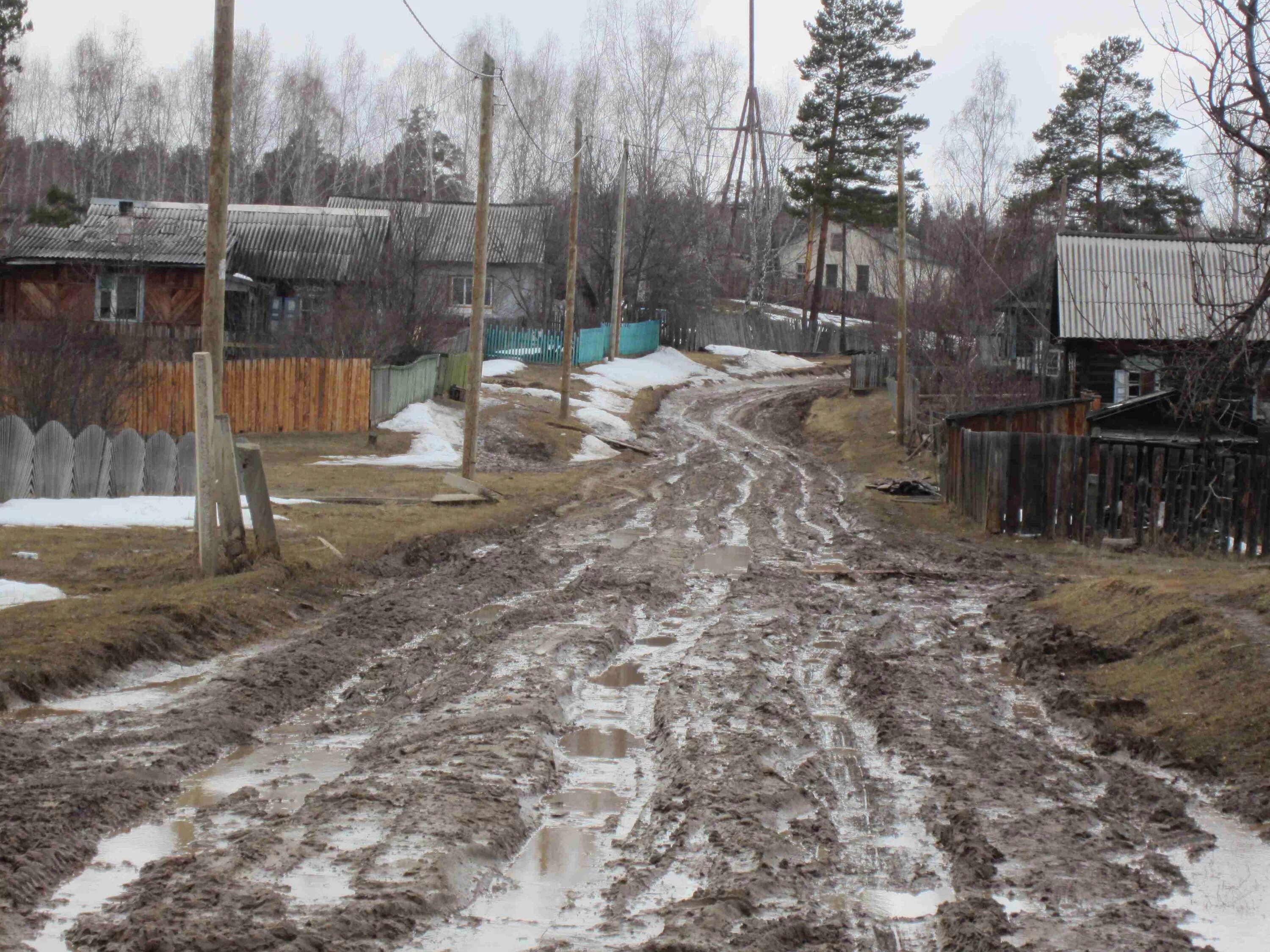 грязь на дороге. села грязь. деревенская дорога грязь. дача максима галкина деревня грязь. деревня в россии грязь.
