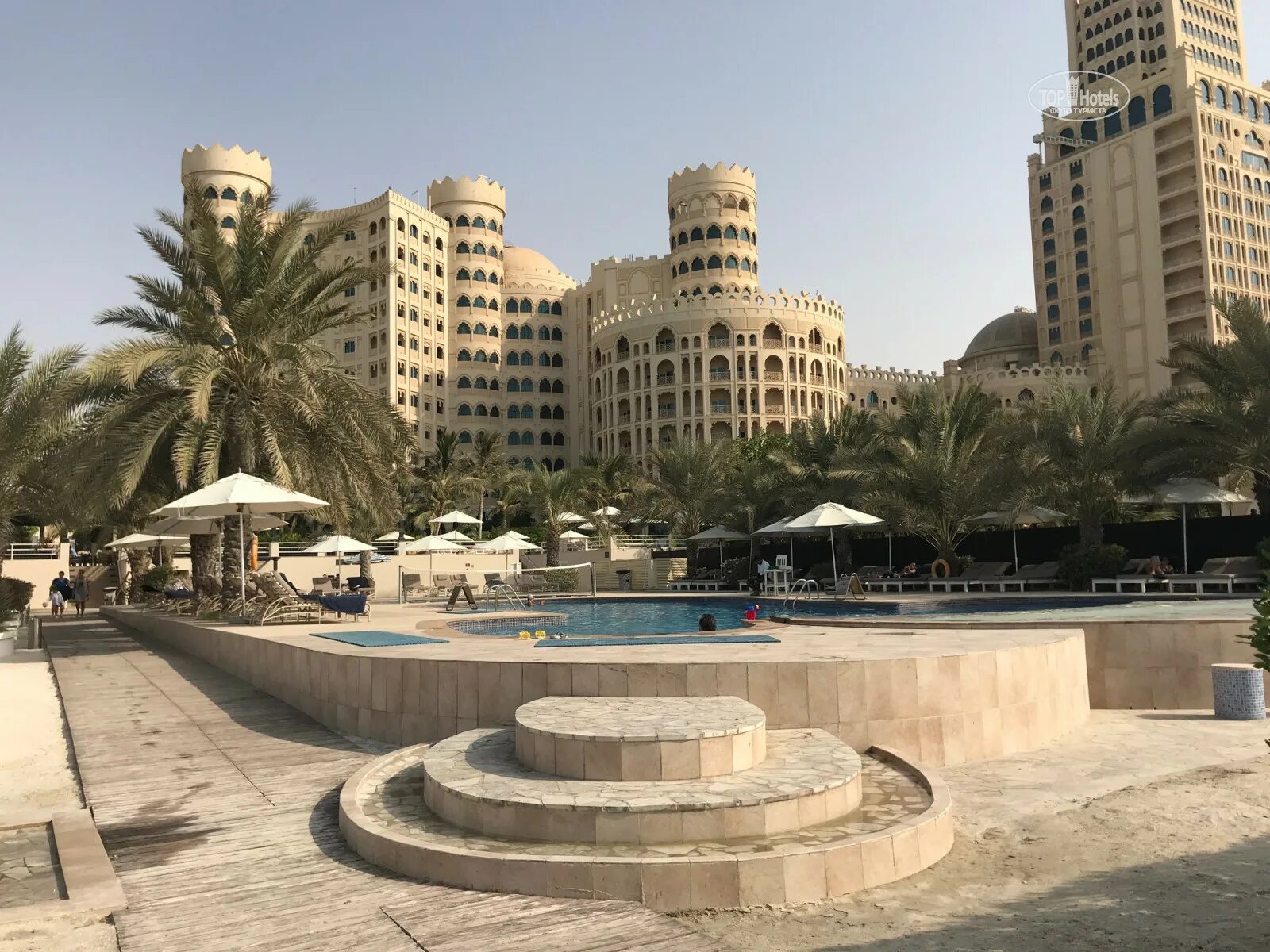 Аль хамра молл. Al Hamra Mall ОАЭ рас-Эль-Хайма. Молл рас Аль Хайма al Hamra. Al Hamra Residence 5*. Аль ХАМРА Молл рас Аль Хайма магазины.