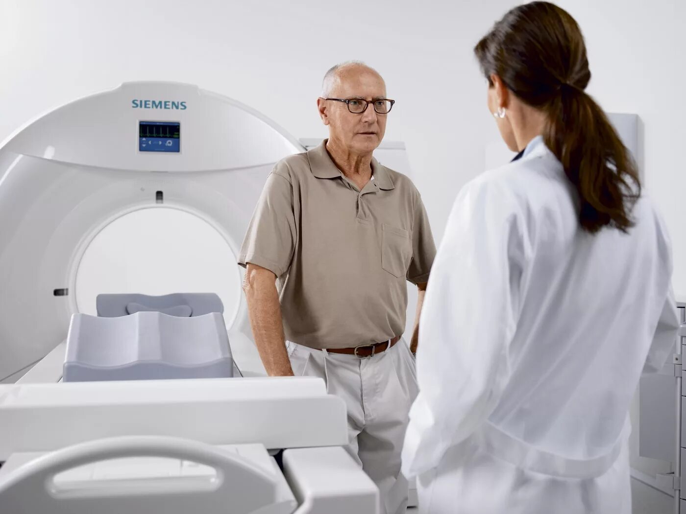 Подготовка пациента к компьютерному томографу. Подготовка к мрт брюшной полости. Подготовка пациента к мрт. Компьютерная томография в гинекологии. Магнитно резонансная томография подготовка к исследованию.