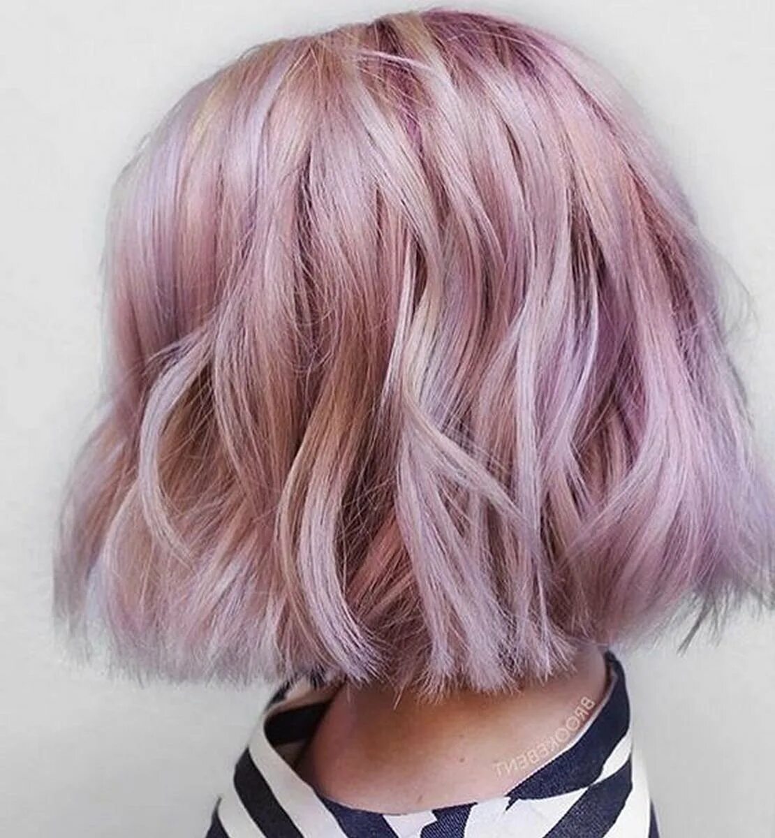 Розовое дерево волосы. Пепельно фиолетовое каре. Розовые волосы. Розовые волосы каре. Пепельно розовые волосы.